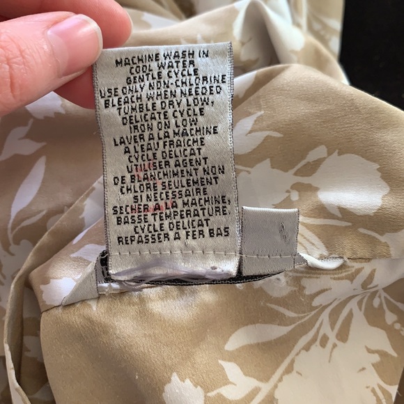 Floral Cream and Gold Bow Blouse - Picture 8 of 8